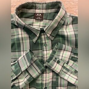 Oakley - Green plaid button up shirt Size Large (Regular fit)